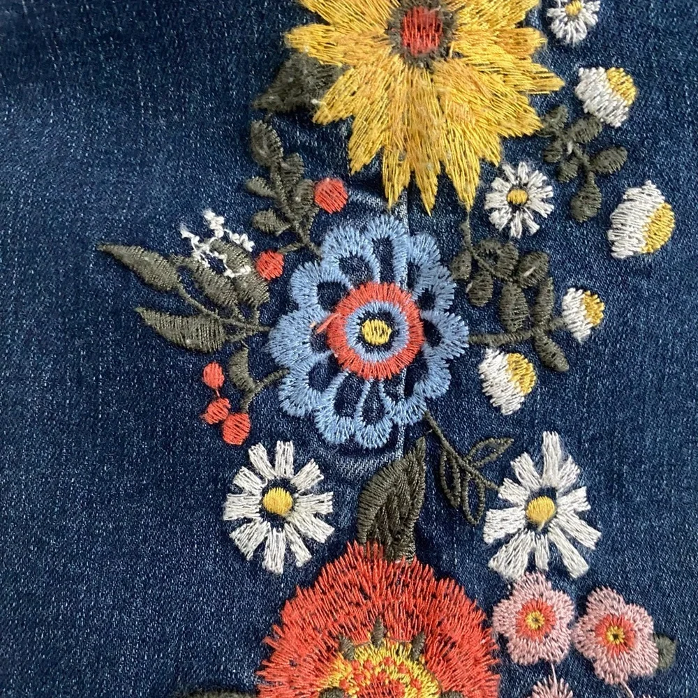 Women’s Size 25 Ashley Mason Flare Jeans